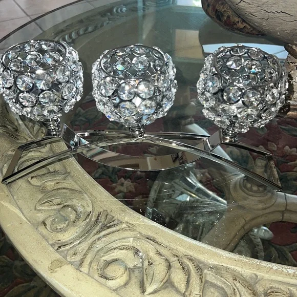 Beautiful 3 candle holder decoration for home just like new - Picture 2 of 4